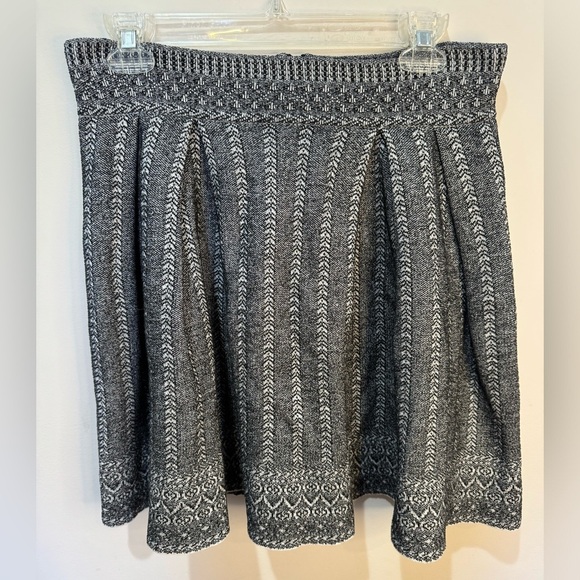 Maje Jaquard‎ Knit Pleated Black and White Patterned Mini Skirt Sz 3 (L) - Picture 1 of 5